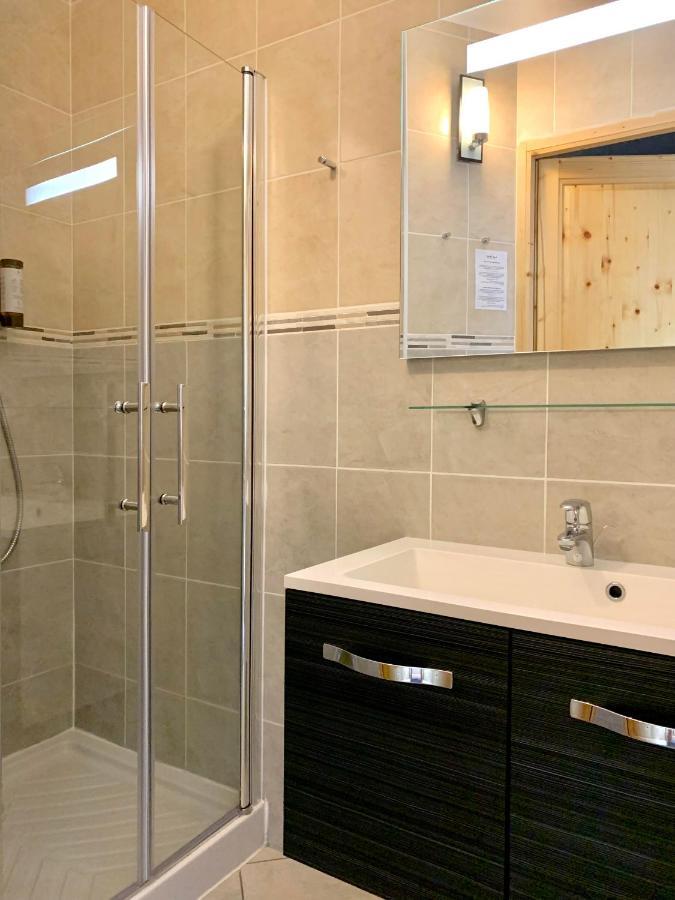 Hotel Lac Bleu 1650 Сен-Франсуа-Лоншам Екстериор снимка
