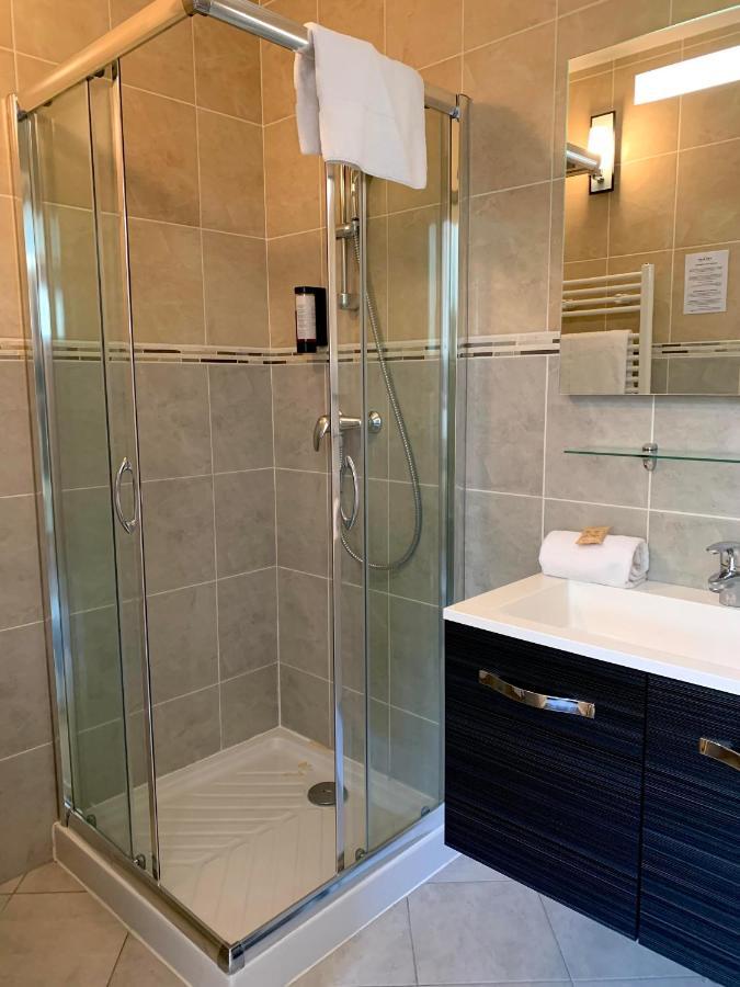 Hotel Lac Bleu 1650 Сен-Франсуа-Лоншам Екстериор снимка