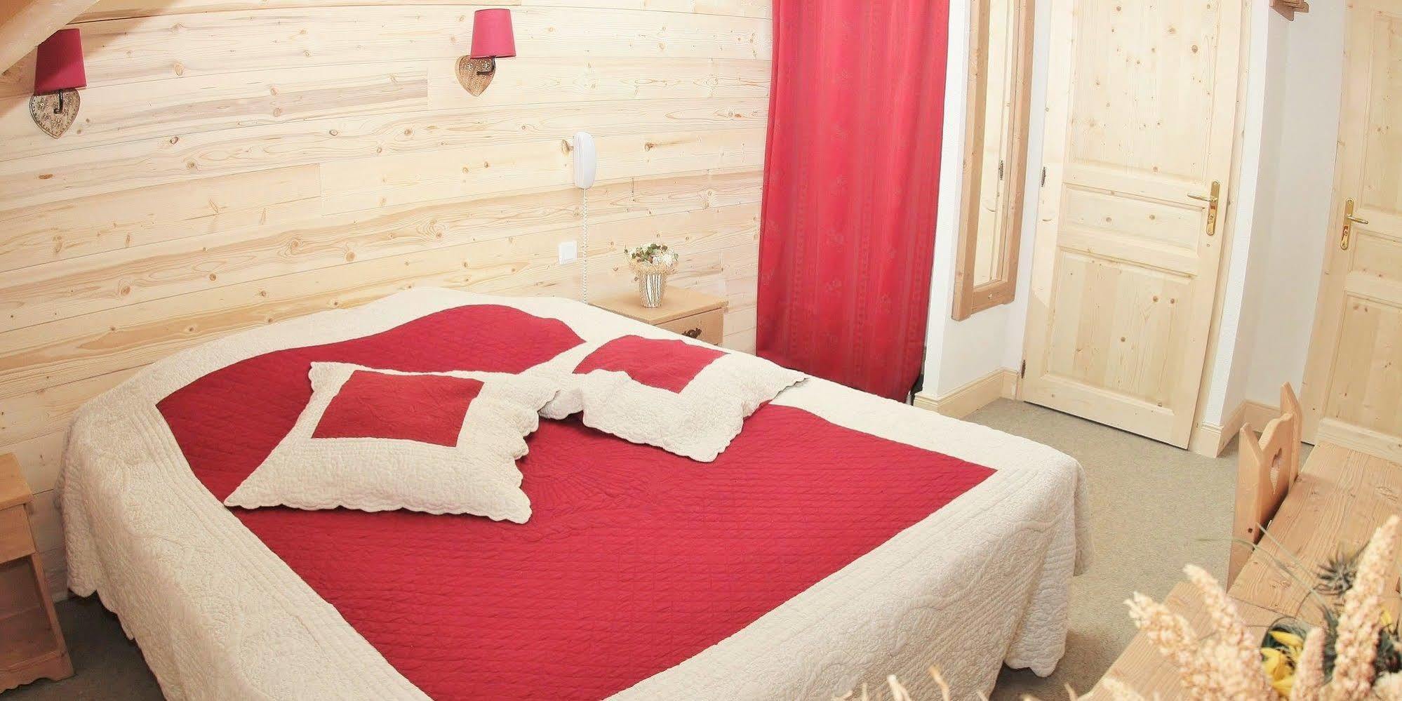 Hotel Lac Bleu 1650 Сен-Франсуа-Лоншам Екстериор снимка