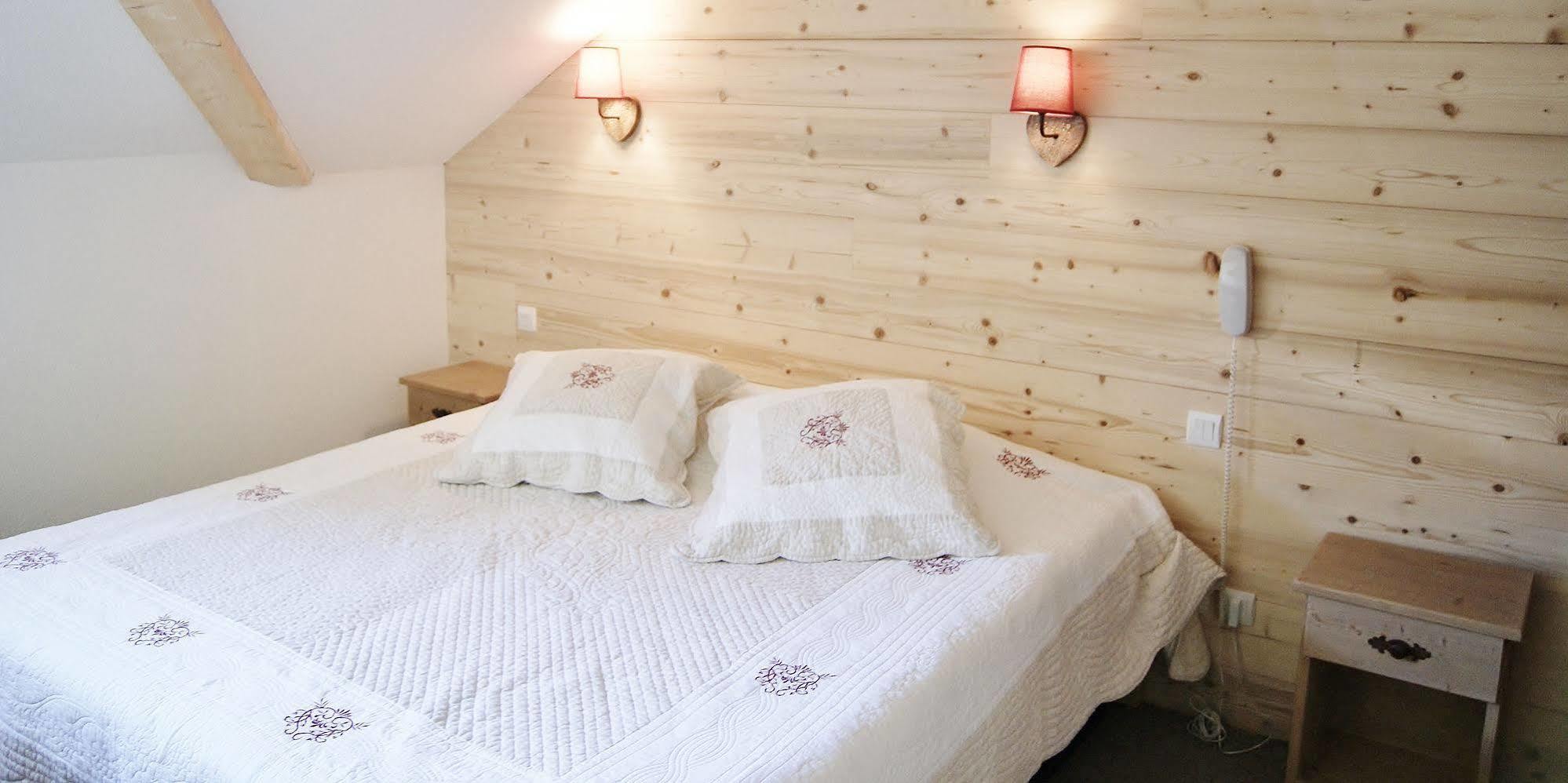 Hotel Lac Bleu 1650 Сен-Франсуа-Лоншам Екстериор снимка