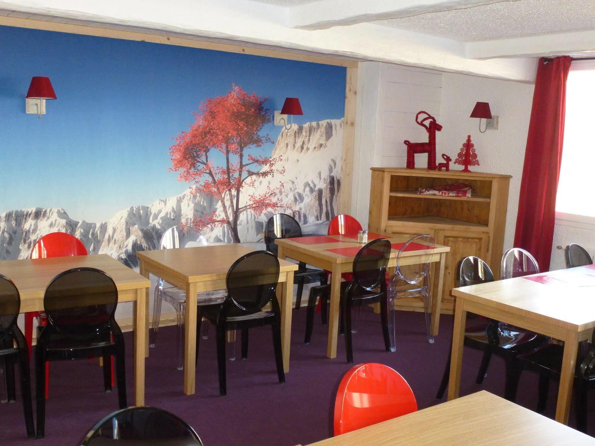 Hotel Lac Bleu 1650 Сен-Франсуа-Лоншам Екстериор снимка